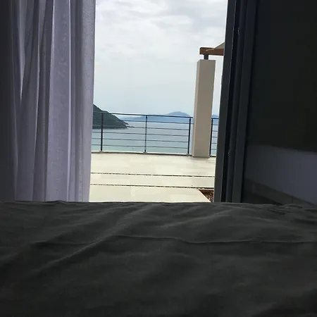 Anemos Luxury * Pondi