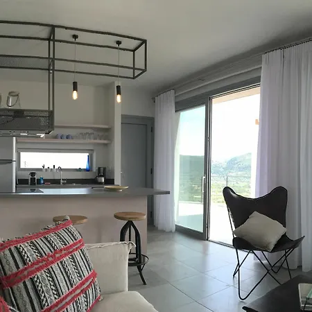 Anemos Luxury דירה